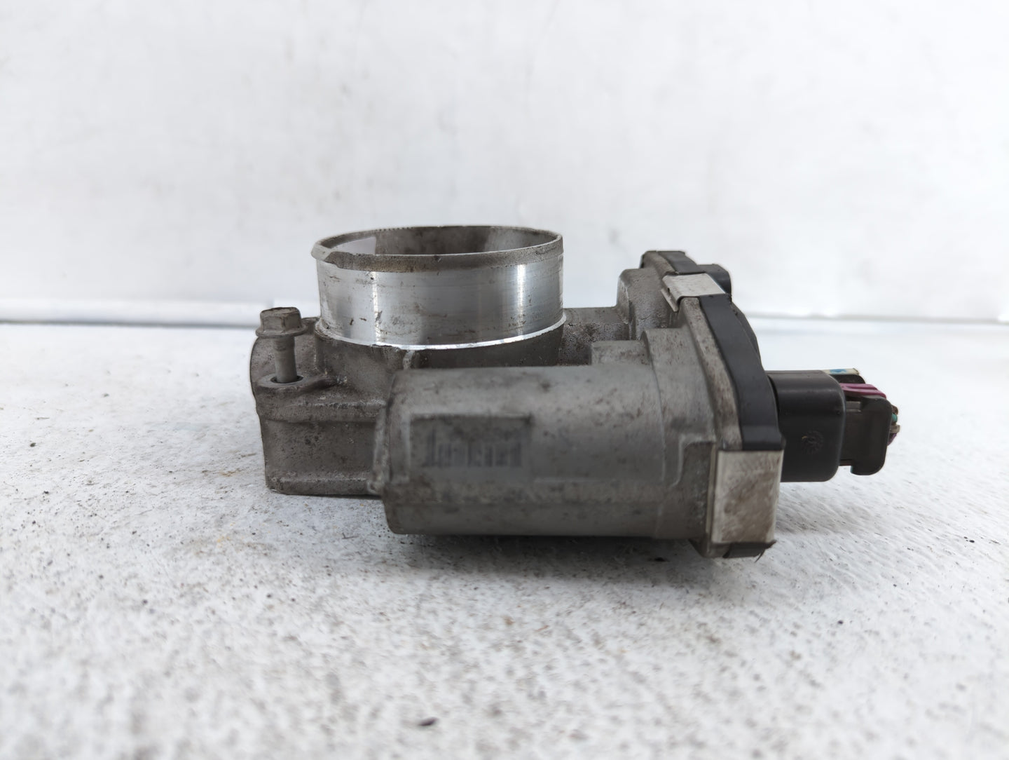 2010-2011 Chevrolet Equinox Throttle Body P/N:9B4G-9F991-A 668AA, 186AA Fits Fits 2007 2008 2009 2010 2011 2012 OEM Used Aut