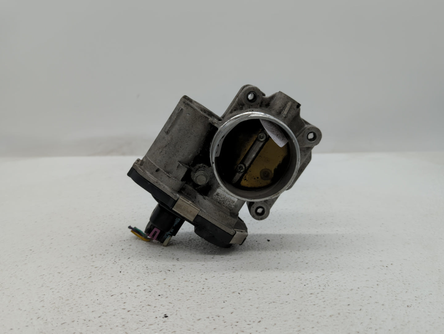 2010-2011 Chevrolet Equinox Throttle Body P/N:9B4G-9F991-A 668AA, 186AA Fits Fits 2007 2008 2009 2010 2011 2012 OEM Used Aut