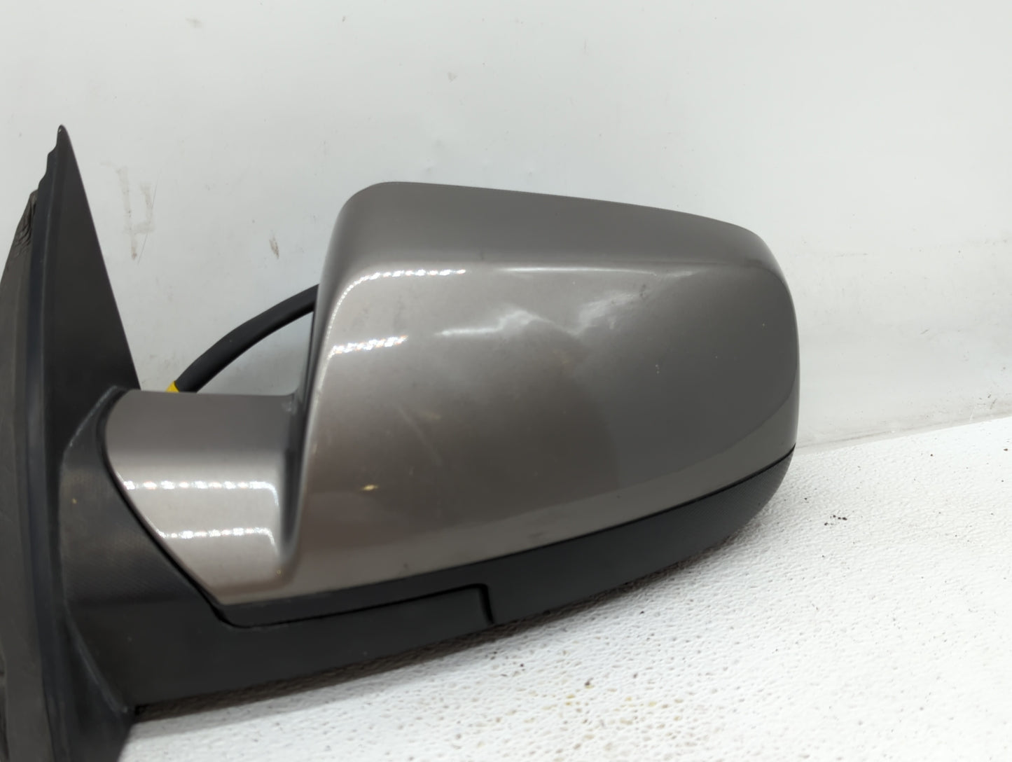 2010-2011 Chevrolet Equinox Driver Side View Mirror - Left Door Mirror OEM Used - Oemusedautoparts1.com
