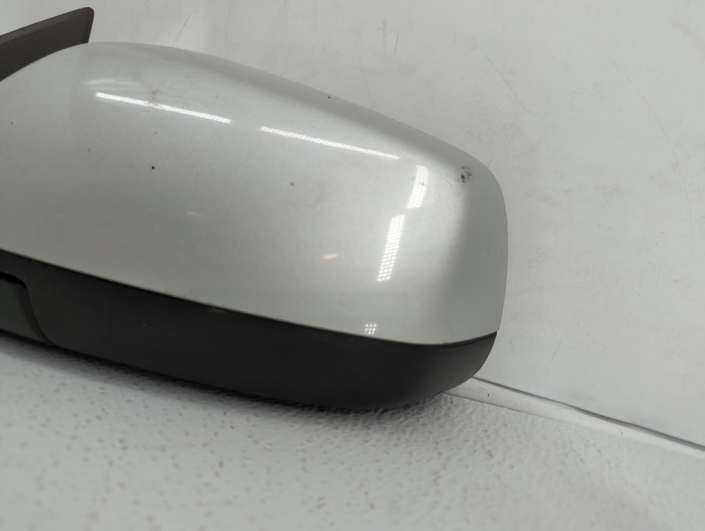 2010-2011 Chevrolet Equinox Driver Side View Mirror - Left Door Mirror OEM Used - Oemusedautoparts1.com