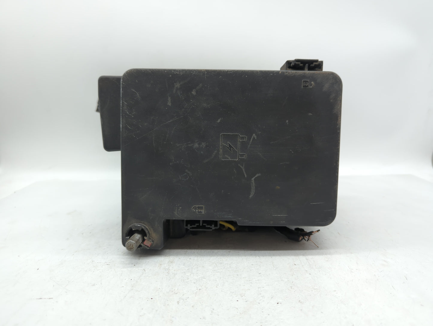 2011 Chevrolet Equinox Fusebox Fuse Box Panel Relay Module P/N:04692166AB 20899627, 20899629 Fits OEM Used Auto Parts - Oemu