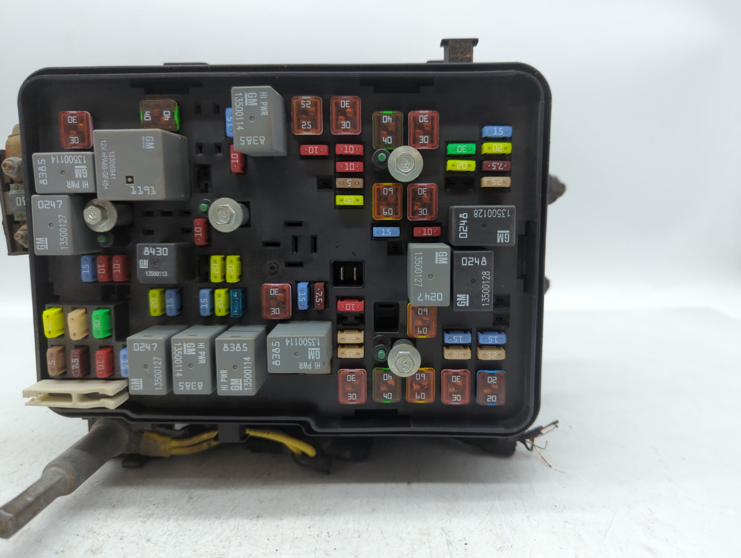 2011 Chevrolet Equinox Fusebox Fuse Box Panel Relay Module P/N:04692166AB 20899627, 20899629 Fits OEM Used Auto Parts - Oemu