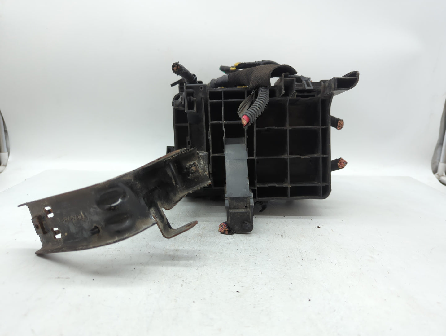 2011 Chevrolet Equinox Fusebox Fuse Box Panel Relay Module P/N:04692166AB 20899627, 20899629 Fits OEM Used Auto Parts - Oemu