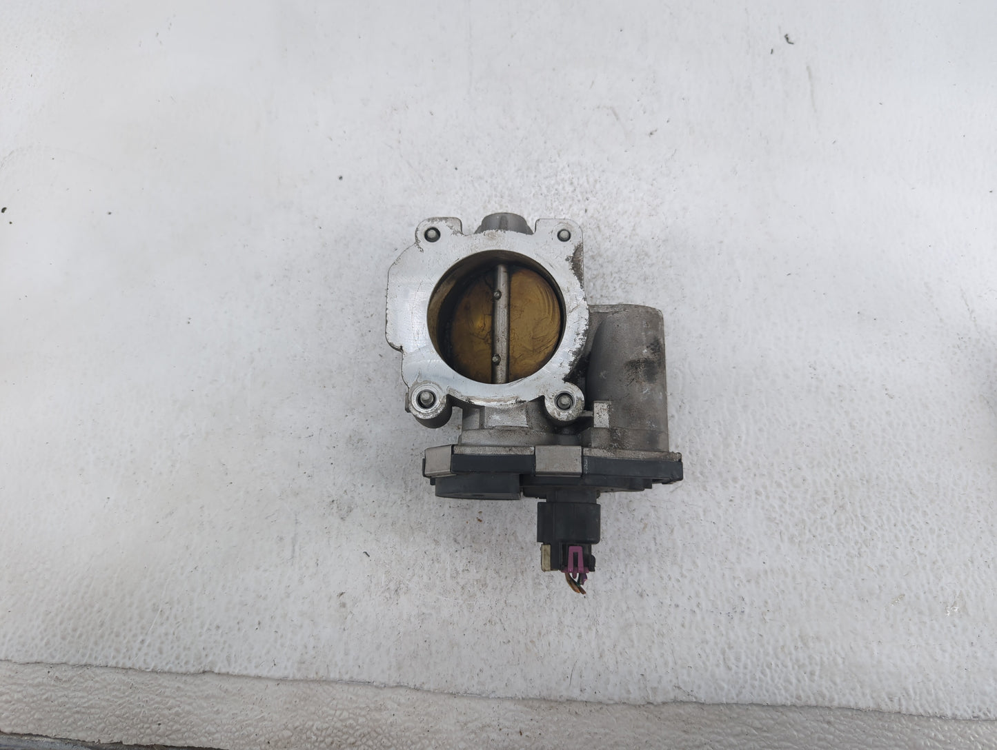 2010-2011 Chevrolet Equinox Throttle Body P/N:9B4G-9F991-A 668AA, 186AA Fits Fits 2007 2008 2009 2010 2011 2012 OEM Used Aut