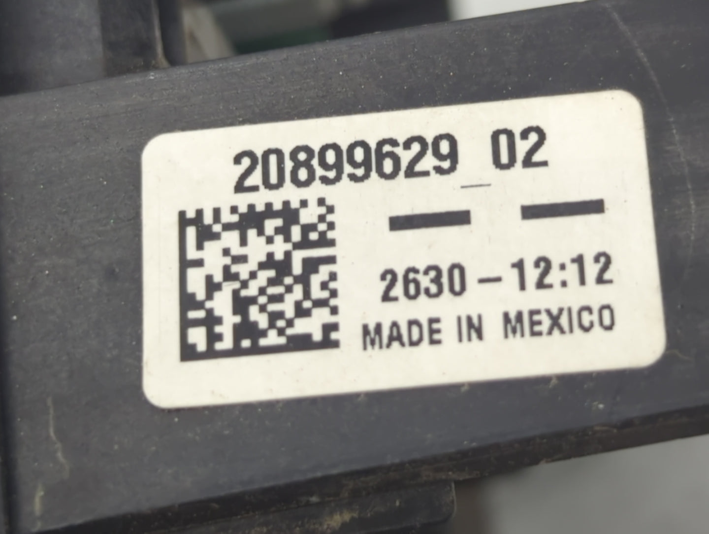2011 Chevrolet Equinox Fusebox Fuse Box Panel Relay Module P/N:P04692138AF 04692166AB, 20899627, 20899629 Fits OEM Used Auto
