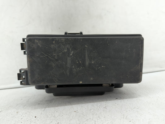2011 Chevrolet Equinox Fusebox Fuse Box Panel Relay Module P/N:P04692138AF 04692166AB, 20899627, 20899629 Fits OEM Used Auto