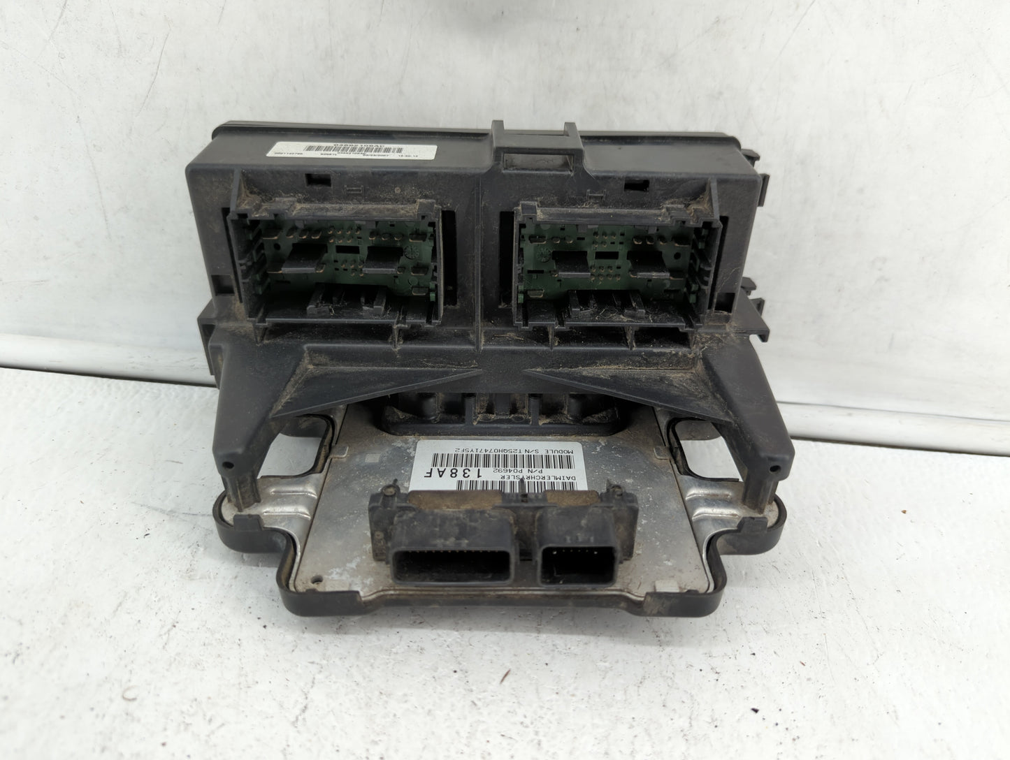 2011 Chevrolet Equinox Fusebox Fuse Box Panel Relay Module P/N:P04692138AF 04692166AB, 20899627, 20899629 Fits OEM Used Auto