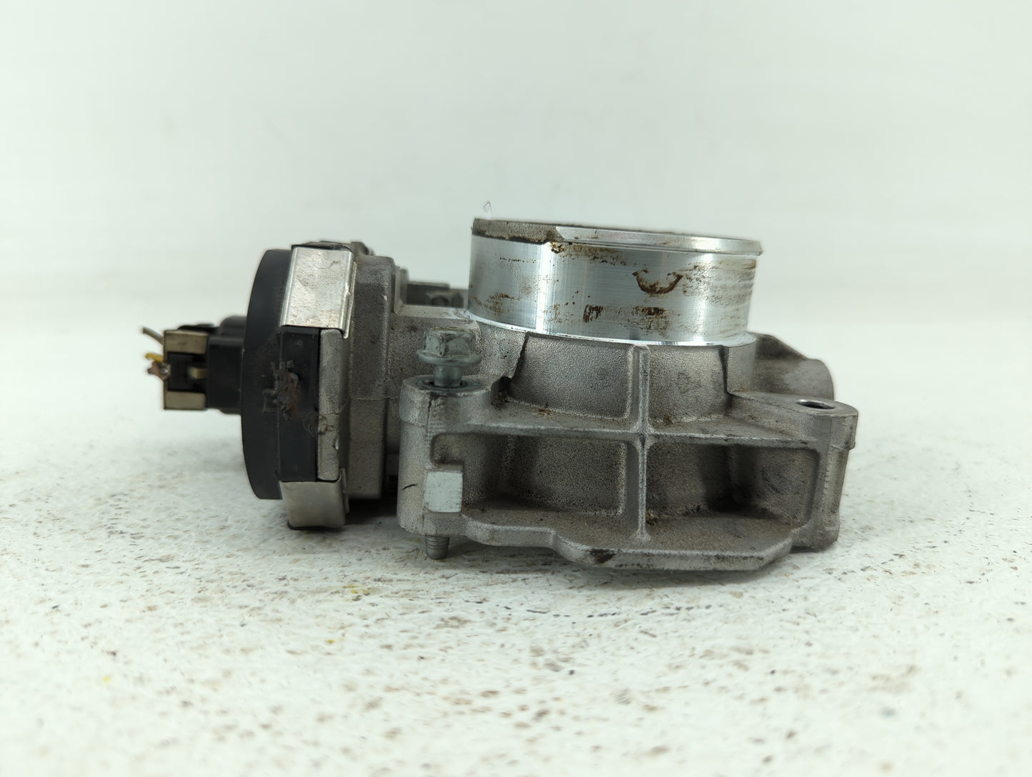 2010-2011 Chevrolet Equinox Throttle Body P/N:871AA 668AA, 186AA Fits Fits 2007 2008 2009 2010 2011 2012 OEM Used Auto Parts