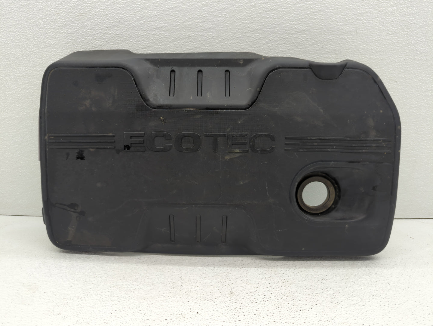 2011 Chevrolet Equinox Engine Cover Black - Oemusedautoparts1.com