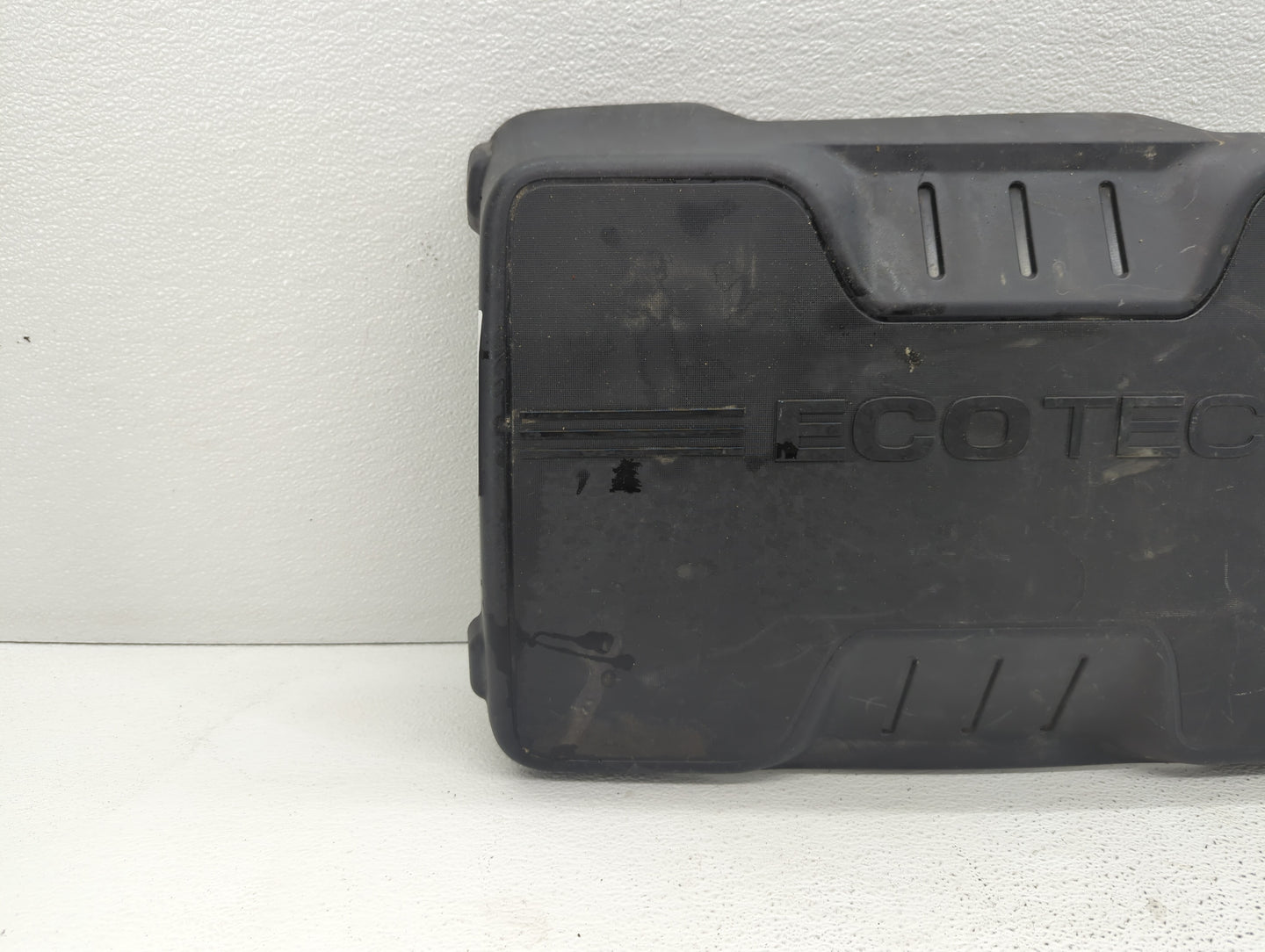 2011 Chevrolet Equinox Engine Cover Black - Oemusedautoparts1.com