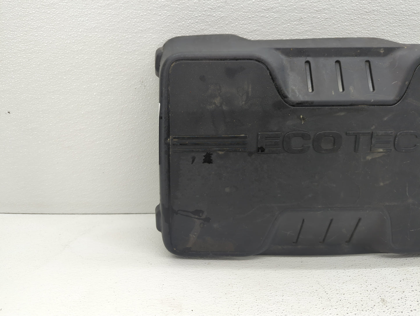 2011 Chevrolet Equinox Engine Cover Black - Oemusedautoparts1.com