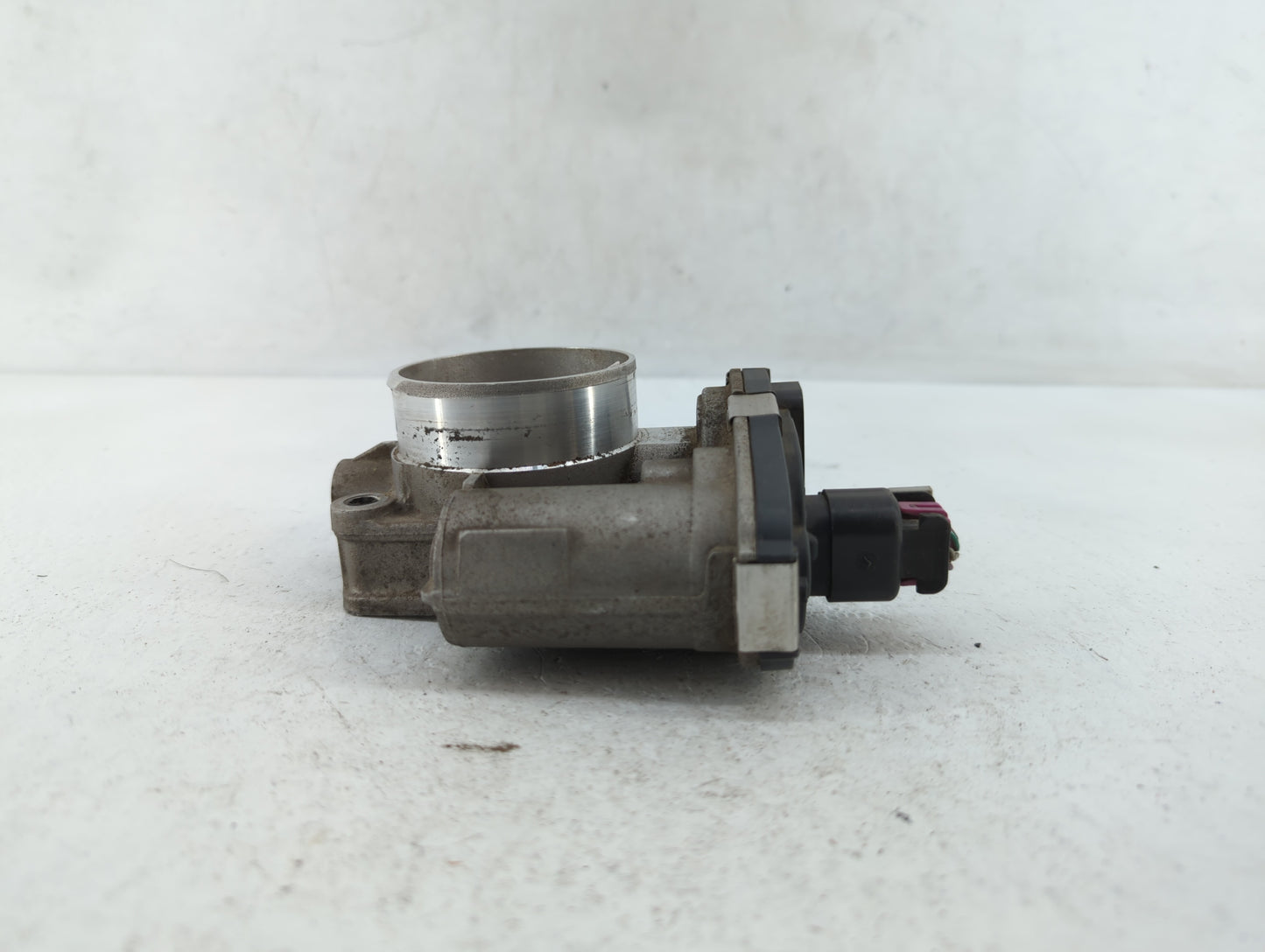 2010-2011 Chevrolet Equinox Throttle Body P/N:871AA 668AA, 186AA Fits Fits 2007 2008 2009 2010 2011 2012 OEM Used Auto Parts