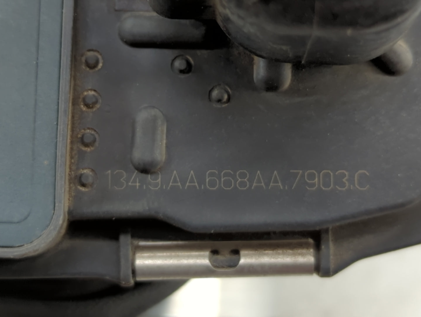 2010-2011 Chevrolet Equinox Throttle Body P/N:871AA 668AA, 186AA Fits Fits 2007 2008 2009 2010 2011 2012 OEM Used Auto Parts