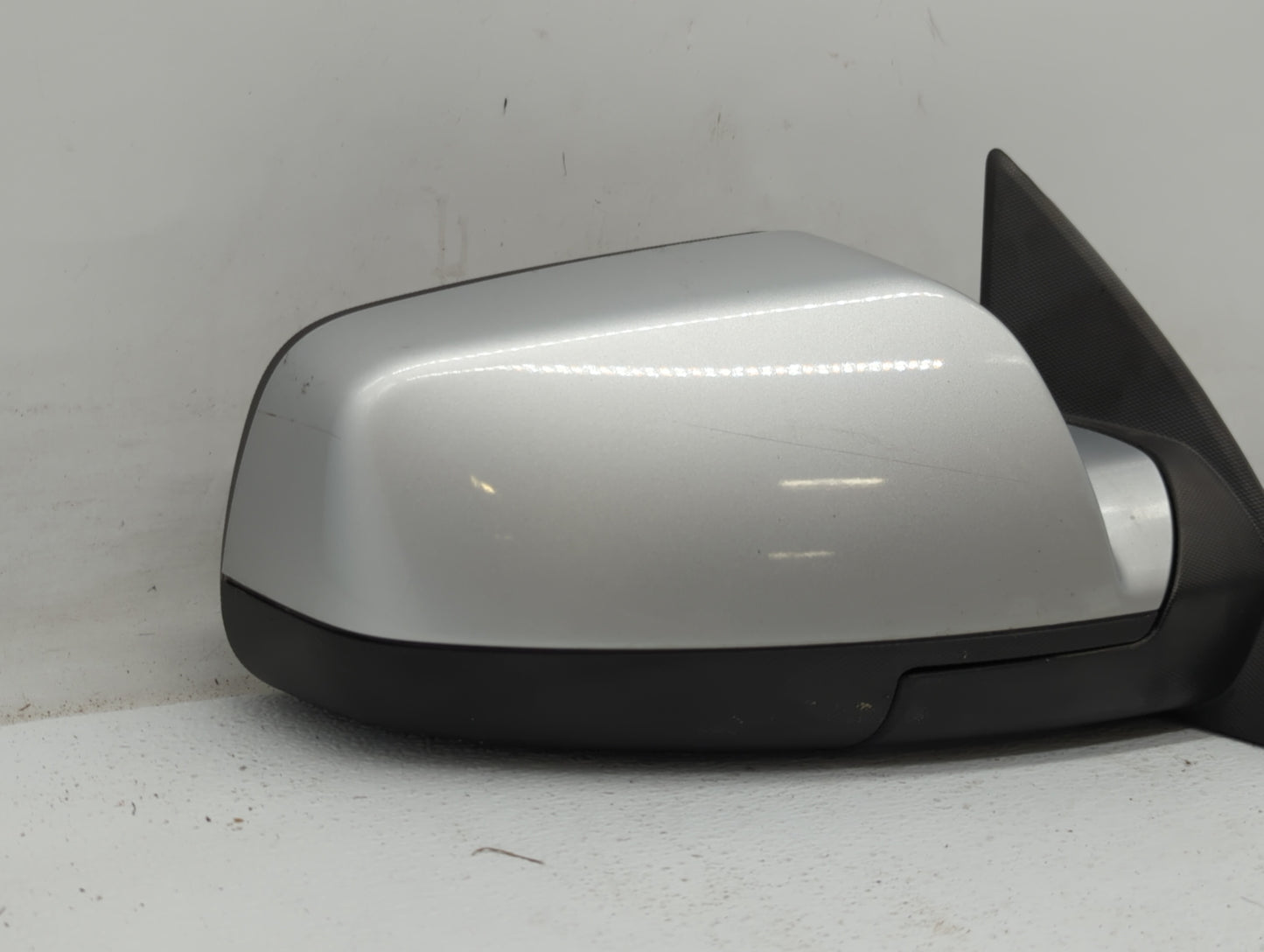 2010-2011 Chevrolet Equinox Passenger Side View Mirror - Right Door Mirror OEM Used - Oemusedautoparts1.com
