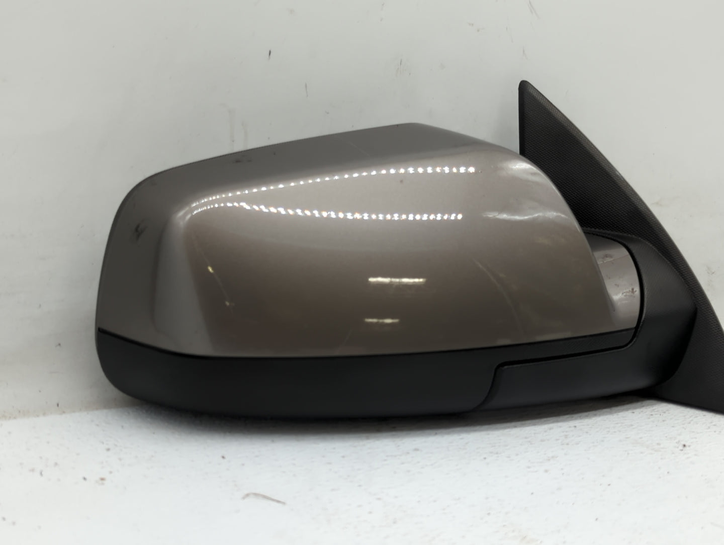 2010-2011 Chevrolet Equinox Passenger Side View Mirror - Right Door Mirror OEM Used - Oemusedautoparts1.com