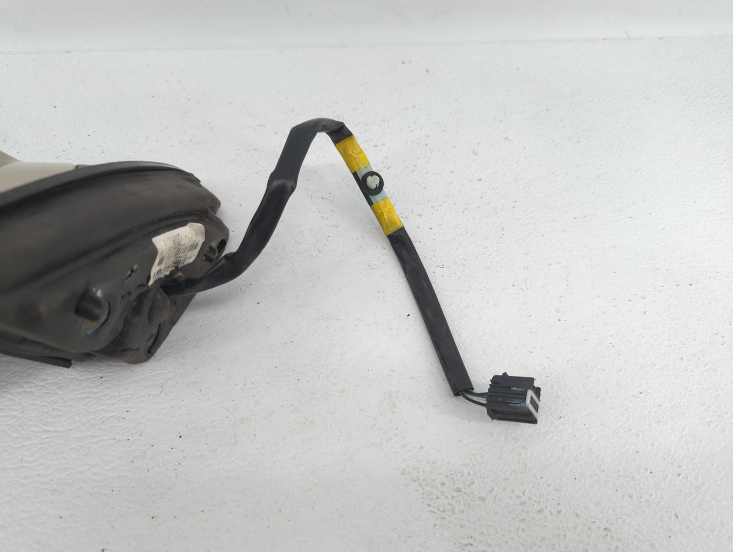 2010-2011 Chevrolet Equinox Driver Side View Mirror - Left Door Mirror OEM Used - Oemusedautoparts1.com
