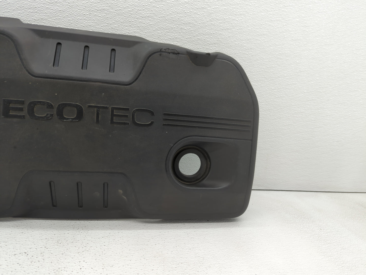2011 Chevrolet Equinox Engine Cover - Oemusedautoparts1.com