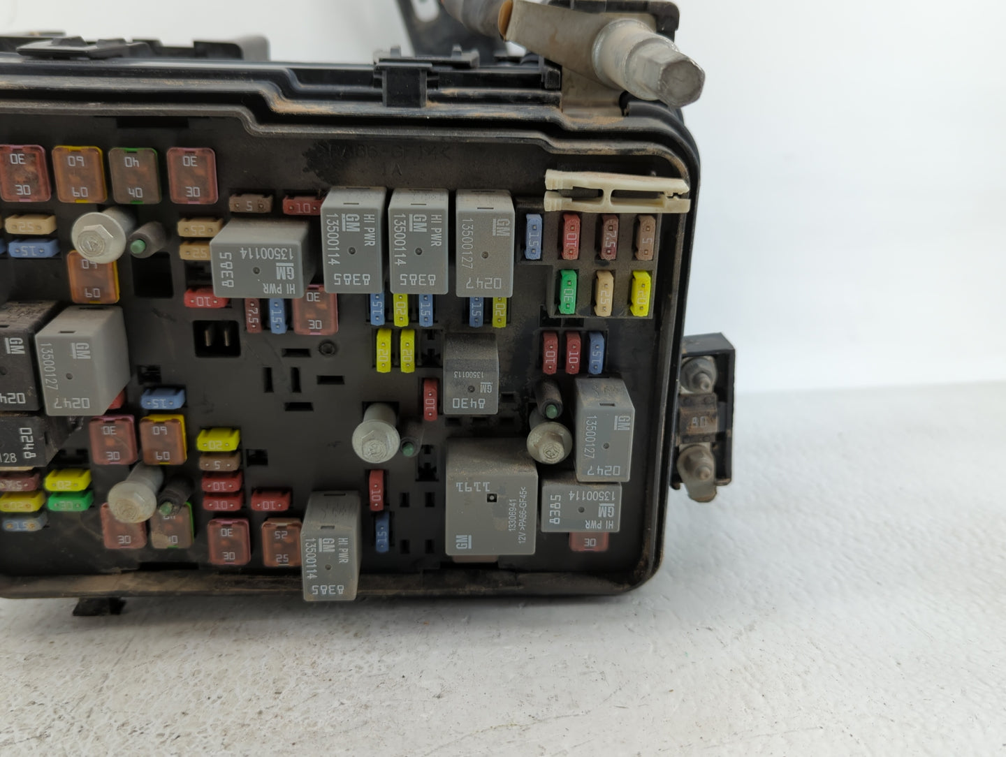 2011 Chevrolet Equinox Fusebox Fuse Box Panel Relay Module P/N:20899627 20899629 Fits OEM Used Auto Parts - Oemusedautoparts