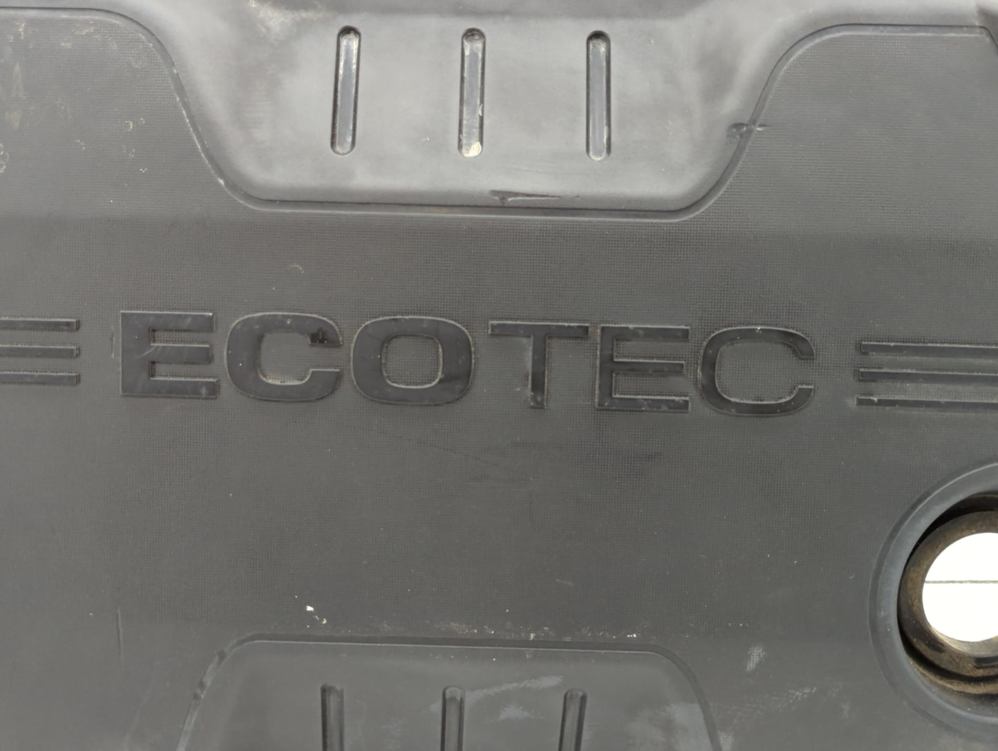 2011 Chevrolet Equinox Engine Cover - Oemusedautoparts1.com
