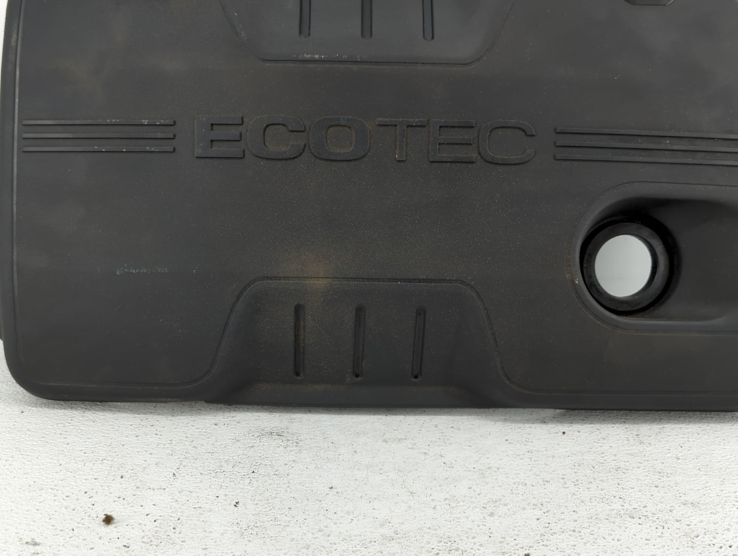 2011 Chevrolet Equinox Engine Cover - Oemusedautoparts1.com