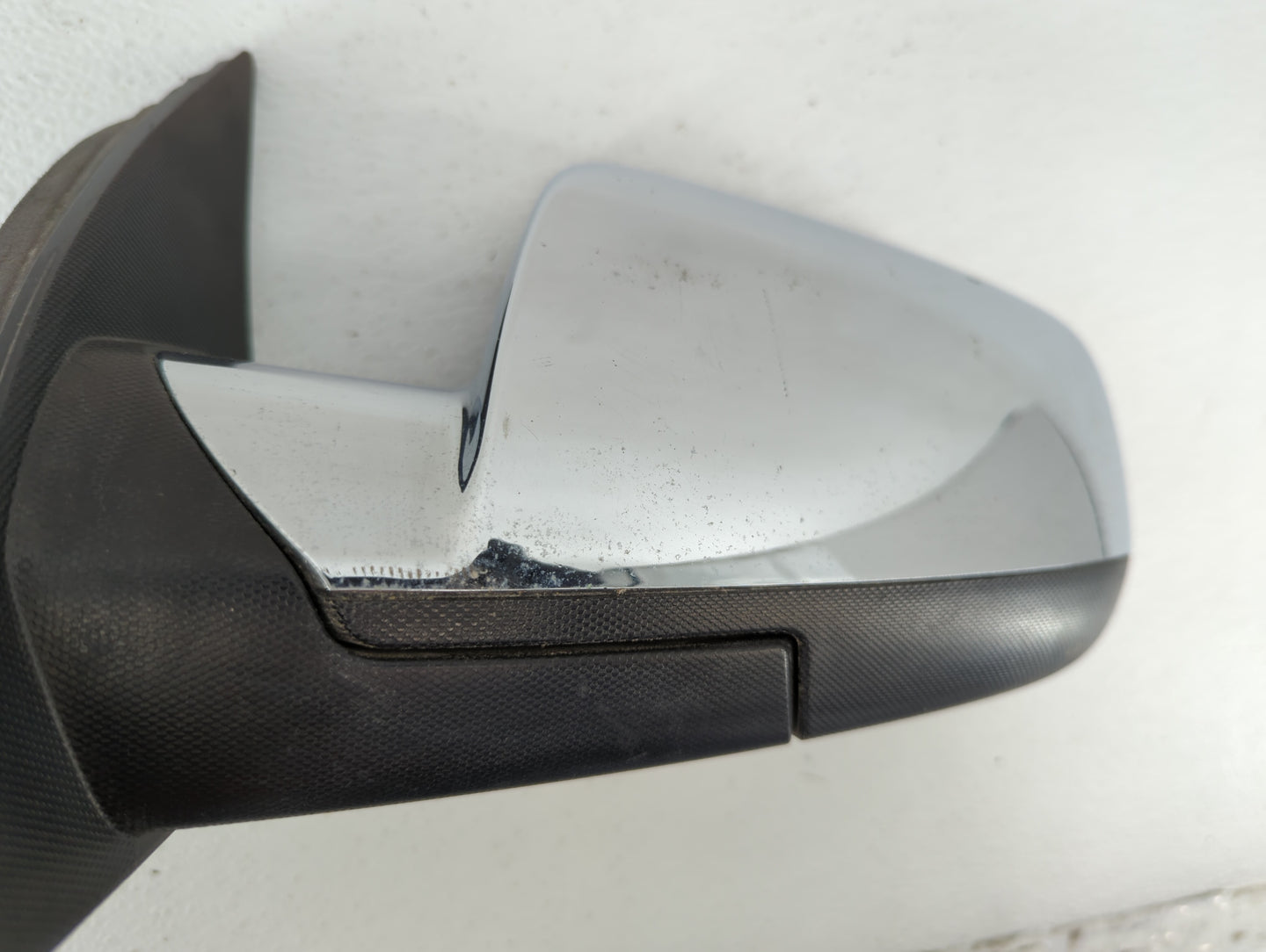 2010-2011 Chevrolet Equinox Driver Side View Mirror - Left Door Mirror OEM Used - Oemusedautoparts1.com