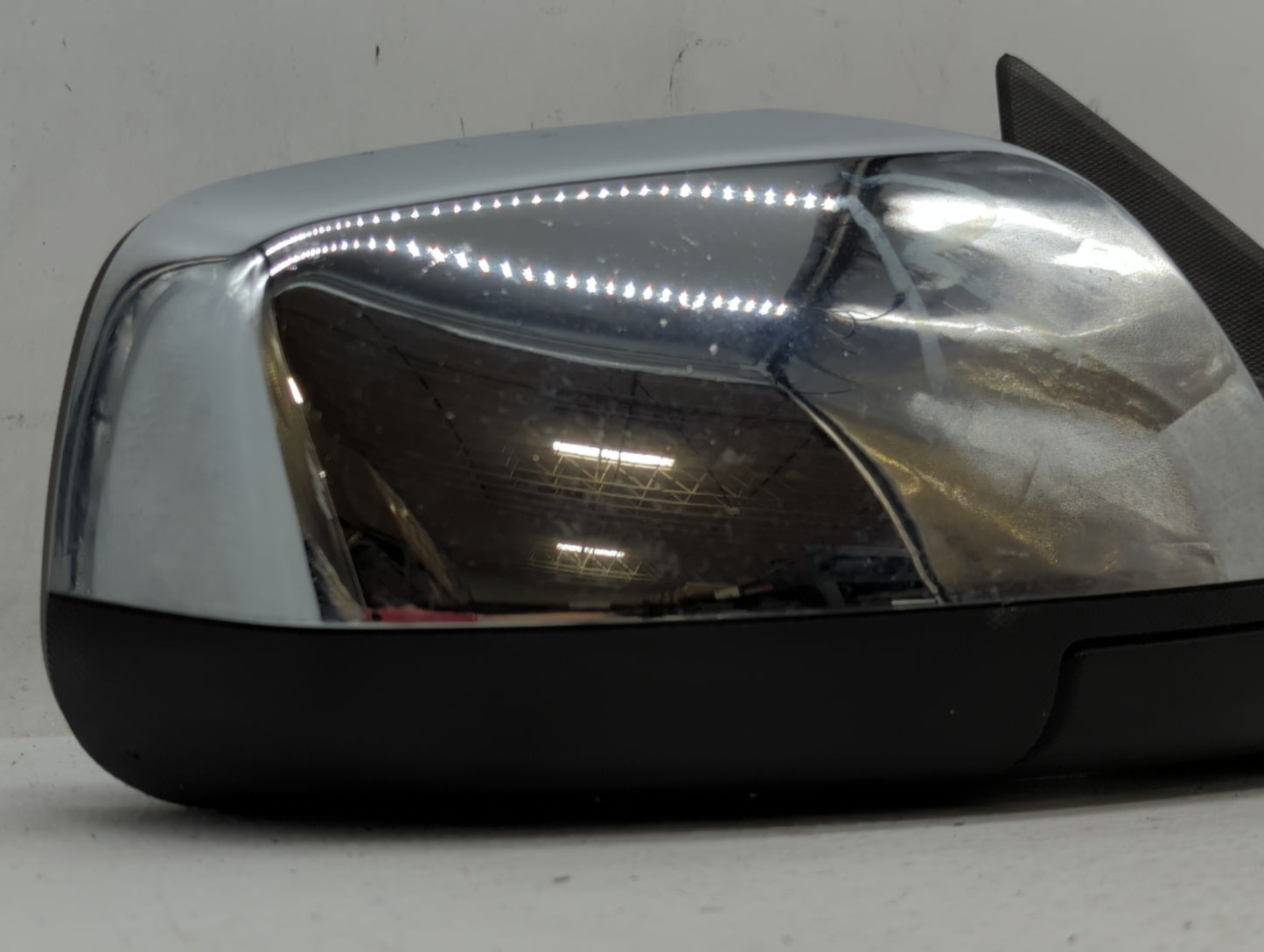 2010-2011 Chevrolet Equinox Passenger Side View Mirror - Right Door Mirror OEM Used - Oemusedautoparts1.com