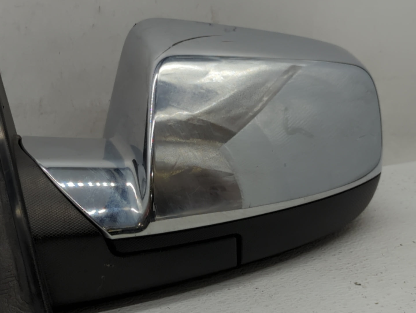 2010-2011 Chevrolet Equinox Driver Side View Mirror - Left Door Mirror OEM Used - Oemusedautoparts1.com
