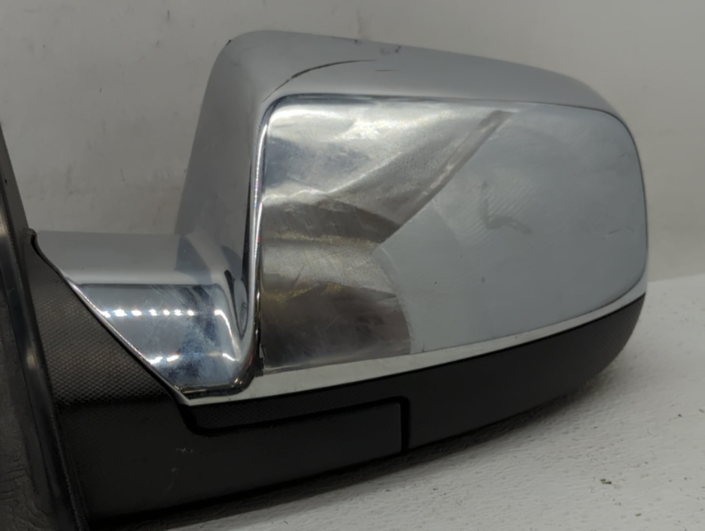 2010-2011 Chevrolet Equinox Driver Side View Mirror - Left Door Mirror OEM Used - Oemusedautoparts1.com