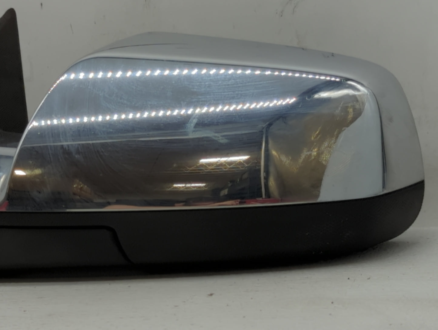 2010-2011 Chevrolet Equinox Driver Side View Mirror - Left Door Mirror OEM Used - Oemusedautoparts1.com