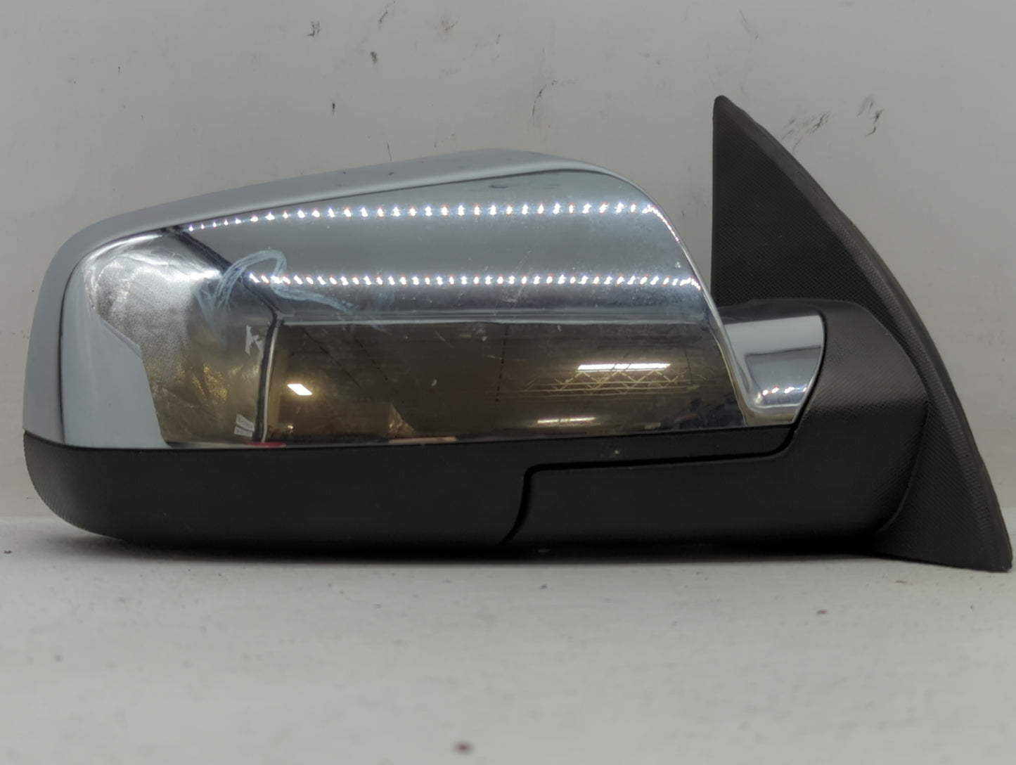 2010-2011 Chevrolet Equinox Passenger Side View Mirror - Right Door Mirror OEM Used - Oemusedautoparts1.com