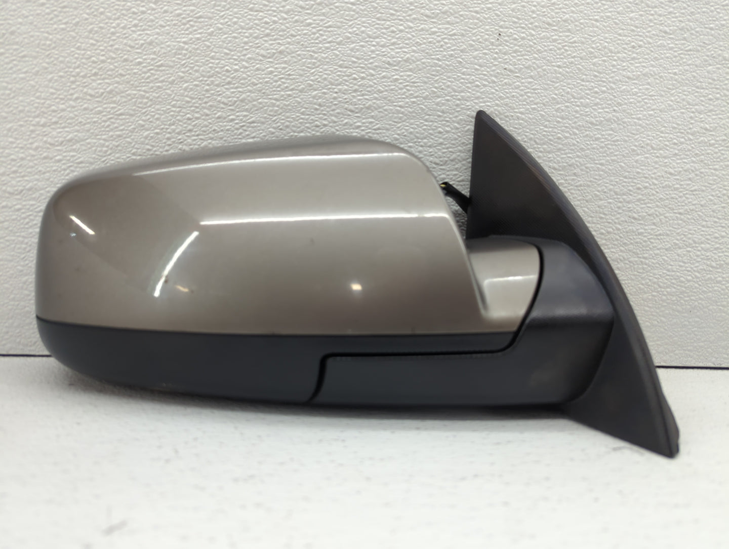 2010-2011 Chevrolet Equinox Passenger Side View Mirror - Right Door Mirror OEM Used - Oemusedautoparts1.com