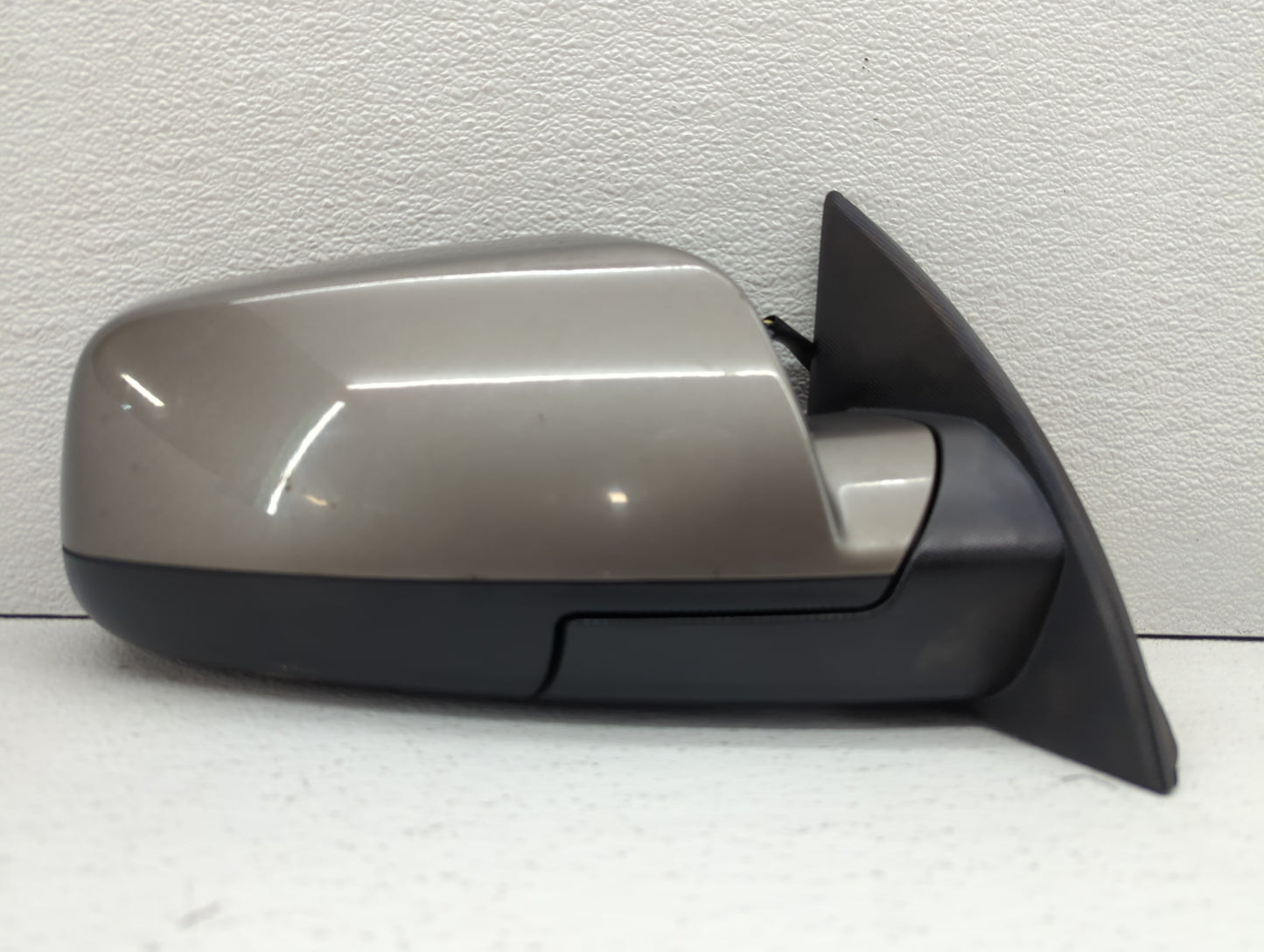 2010-2011 Chevrolet Equinox Passenger Side View Mirror - Right Door Mirror OEM Used - Oemusedautoparts1.com