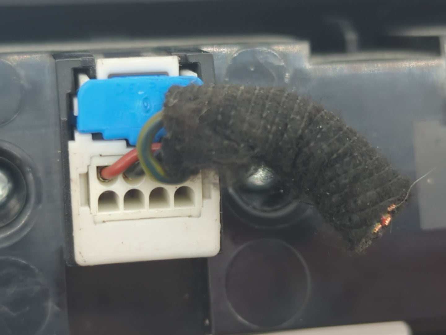 2011-2012 Chevrolet Equinox Radio Control Panel - Oemusedautoparts1.com