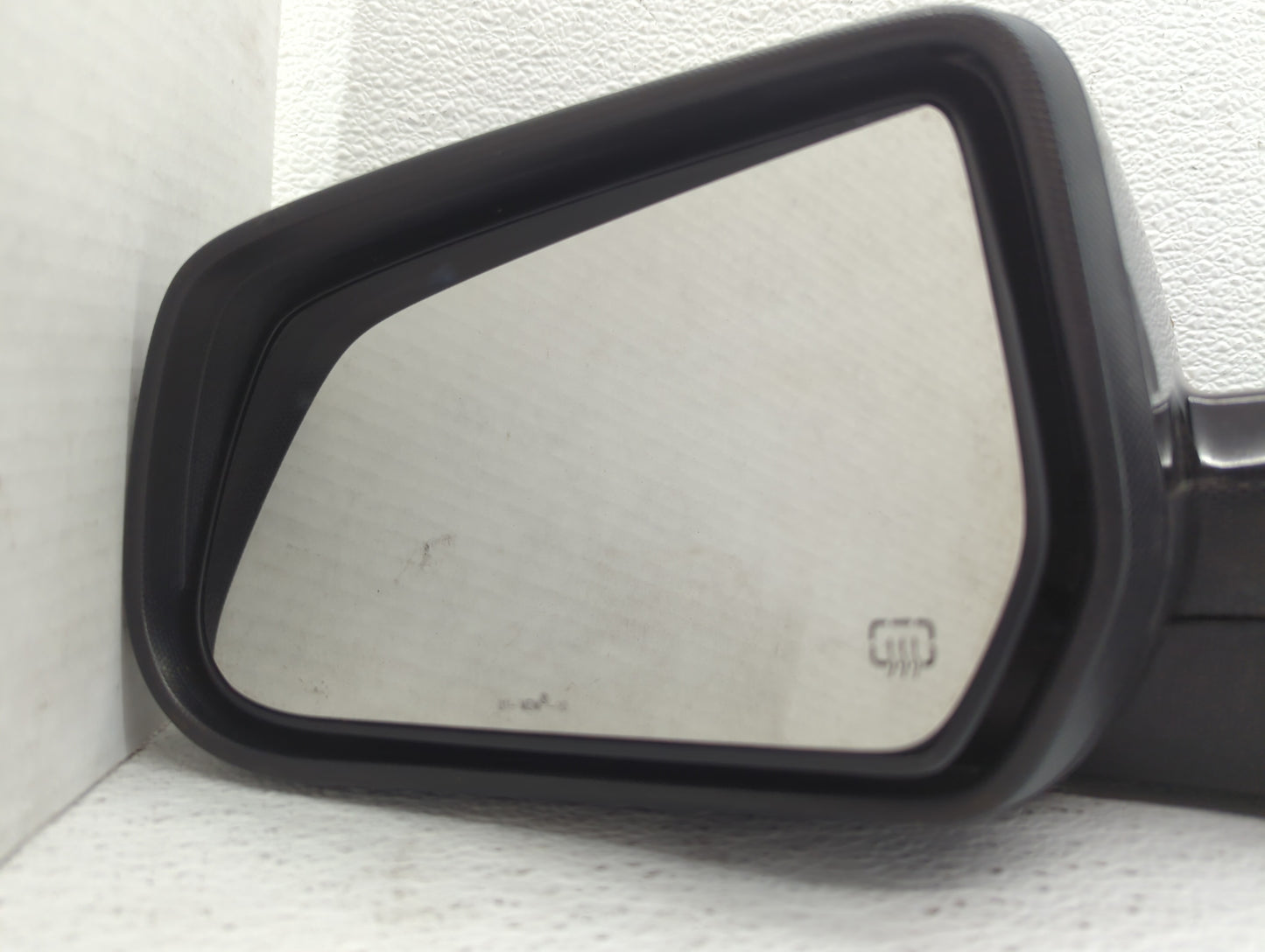 2010-2011 Chevrolet Equinox Driver Side View Mirror - Left Door Mirror OEM Used - Oemusedautoparts1.com