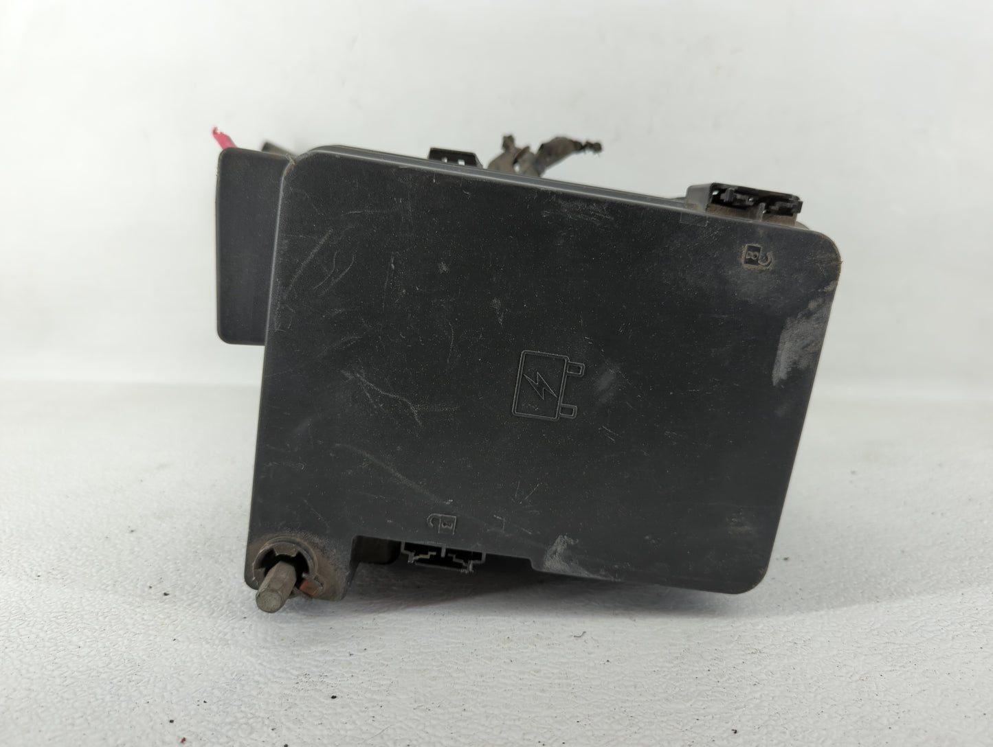 2011 Chevrolet Equinox Fusebox Fuse Box Panel Relay Module P/N:20899627 20899629 Fits OEM Used Auto Parts - Oemusedautoparts
