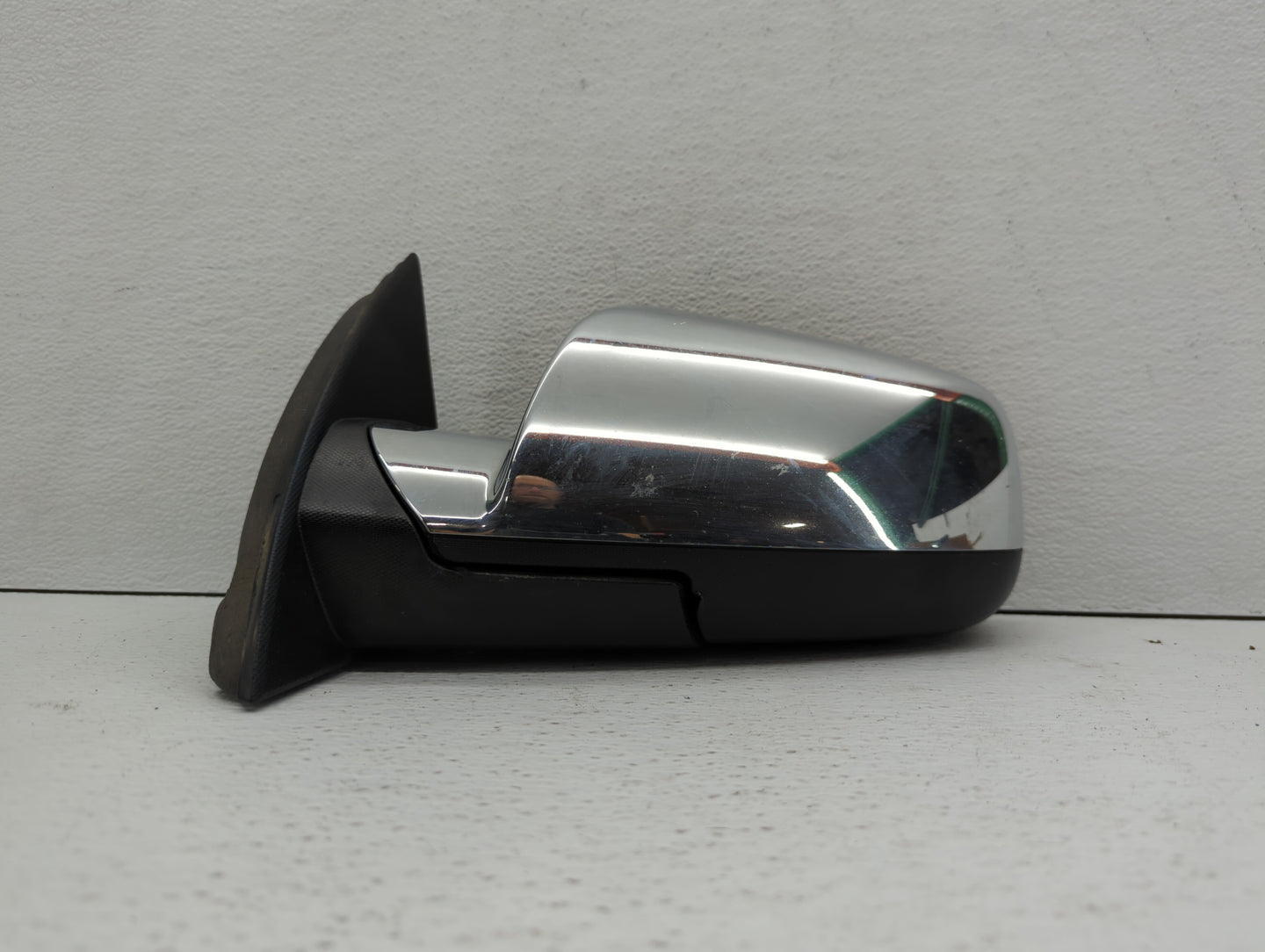 2010-2011 Chevrolet Equinox Driver Side View Mirror - Left Door Mirror OEM Used - Oemusedautoparts1.com