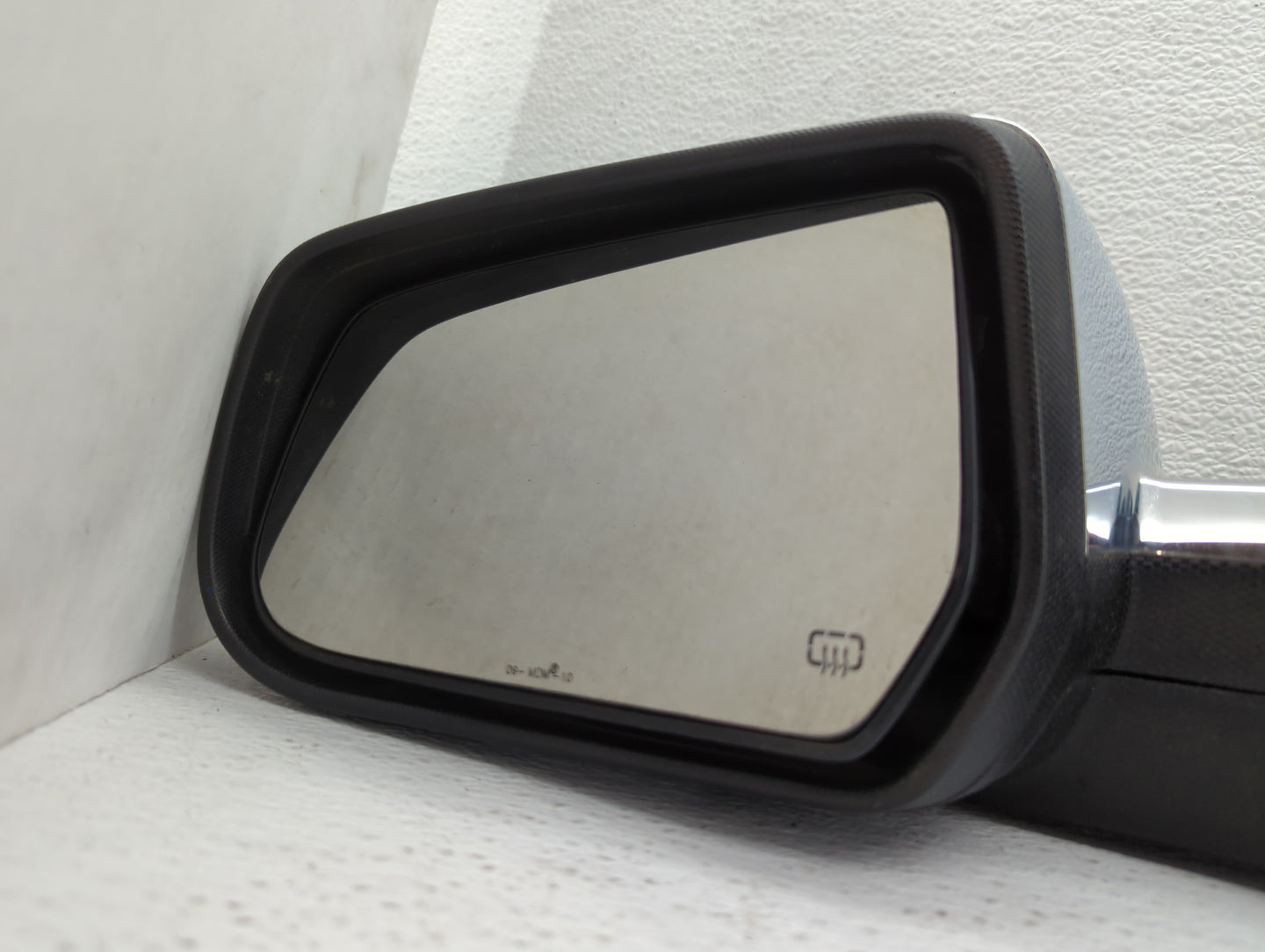 2010-2011 Chevrolet Equinox Driver Side View Mirror - Left Door Mirror OEM Used - Oemusedautoparts1.com