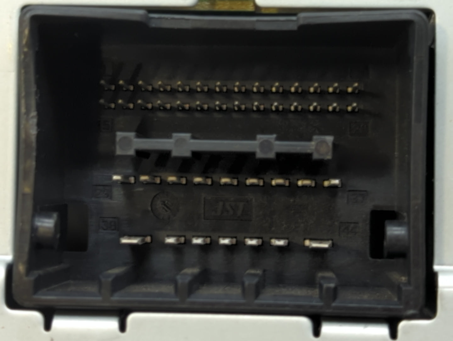2011-2012 Chevrolet Equinox Radio AM FM Cd Player Receiver Replacement P/N:20983517 Fits Fits 2010 2011 2012 OEM Used Auto P