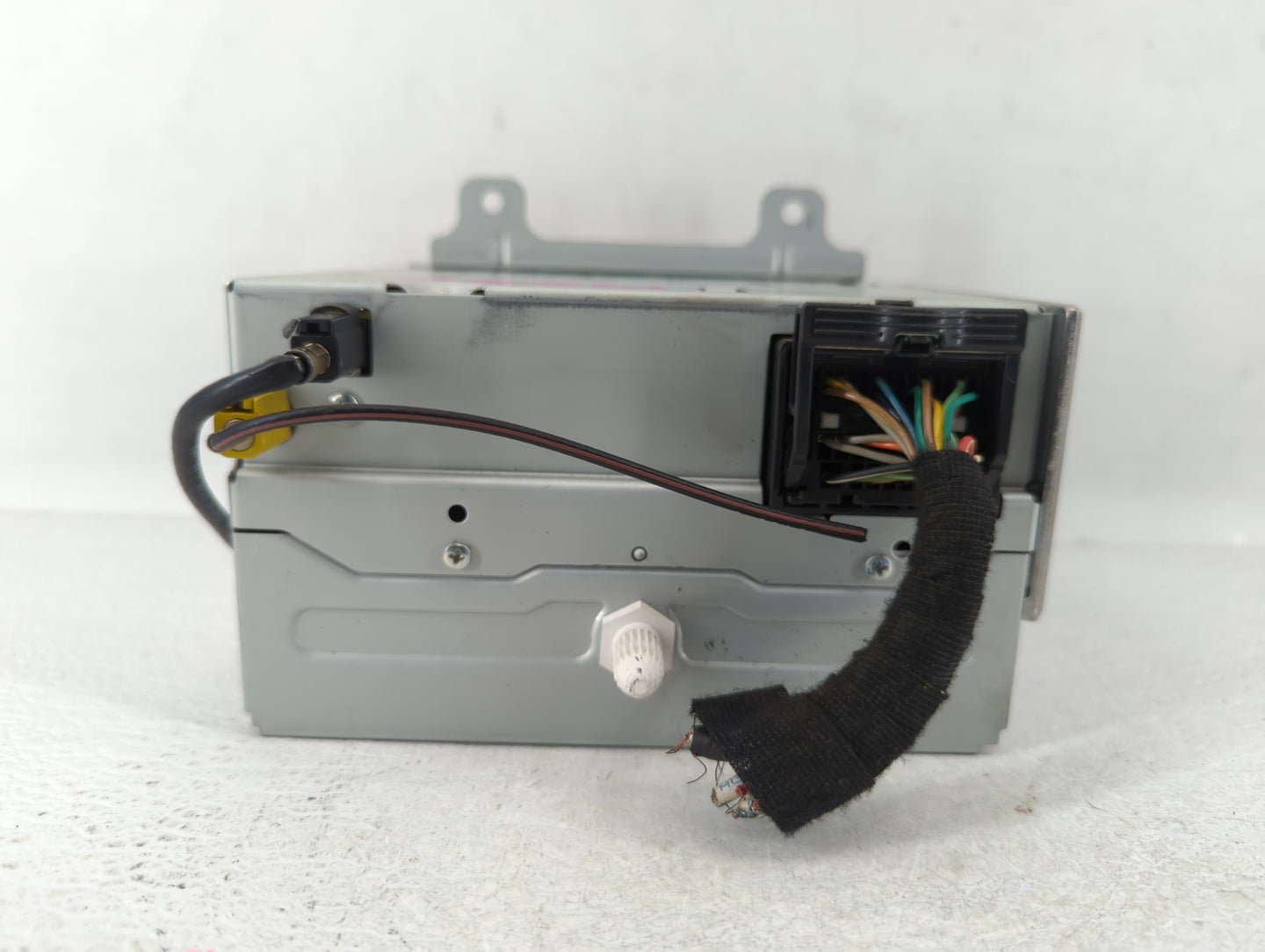 2011-2012 Chevrolet Equinox Radio AM FM Cd Player Receiver Replacement P/N:20983517 22870782 Fits Fits 2010 2011 2012 OEM Us