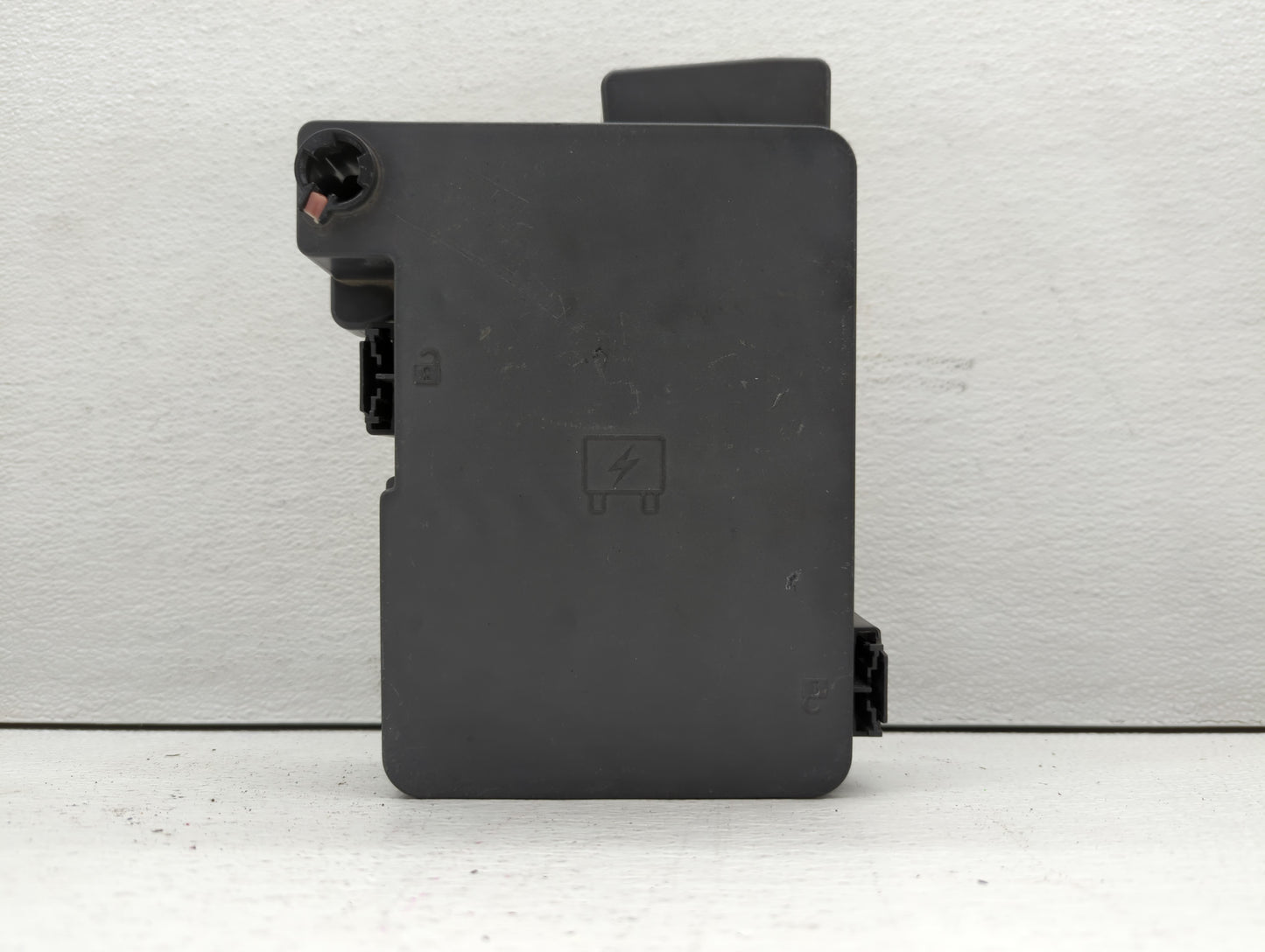 2011 Chevrolet Equinox Fusebox Fuse Box Panel Relay Module P/N:20899629 Fits OEM Used Auto Parts - Oemusedautoparts1.com