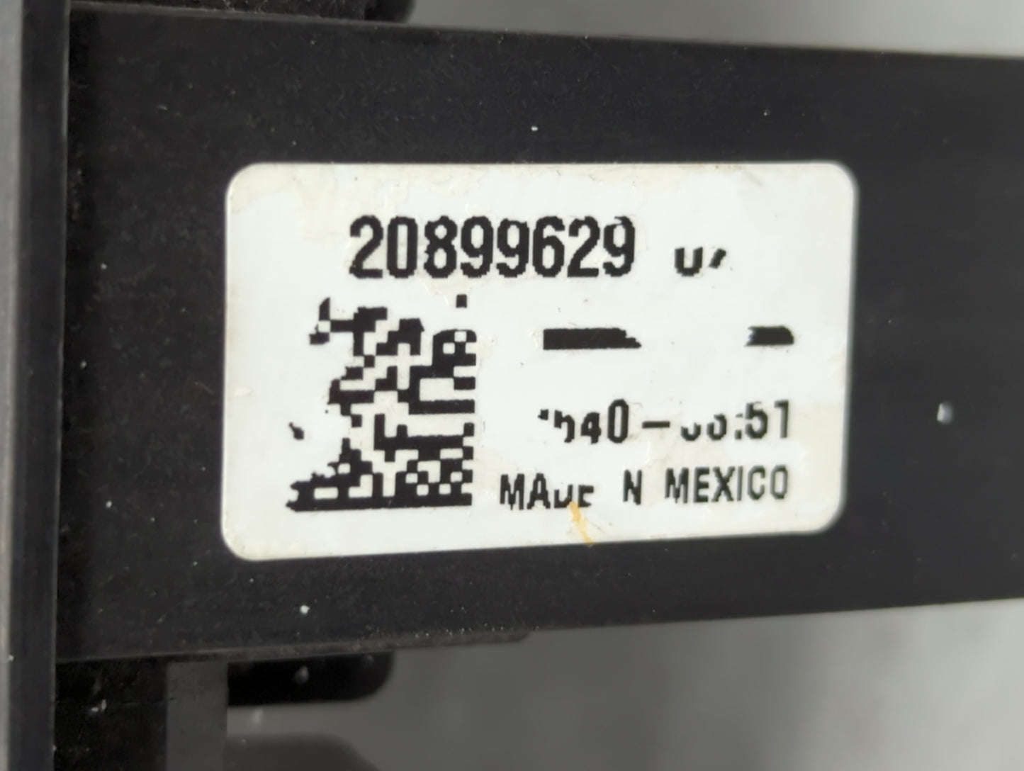 2011 Chevrolet Equinox Fusebox Fuse Box Panel Relay Module P/N:20899629 Fits OEM Used Auto Parts - Oemusedautoparts1.com
