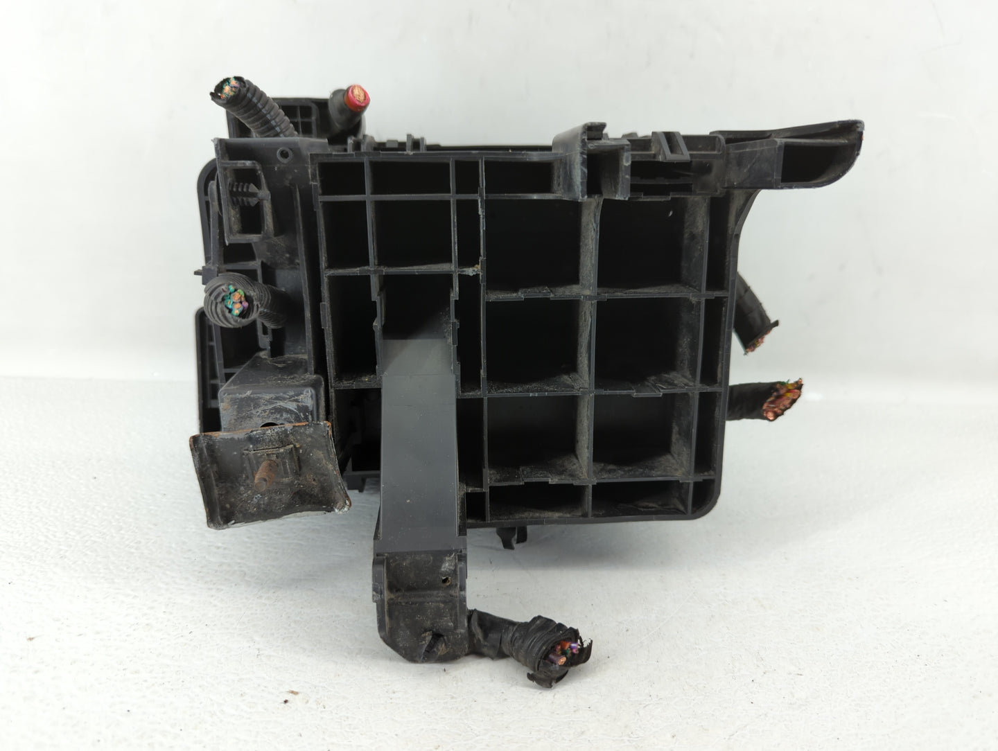2011 Chevrolet Equinox Fusebox Fuse Box Panel Relay Module P/N:20899629 Fits OEM Used Auto Parts - Oemusedautoparts1.com