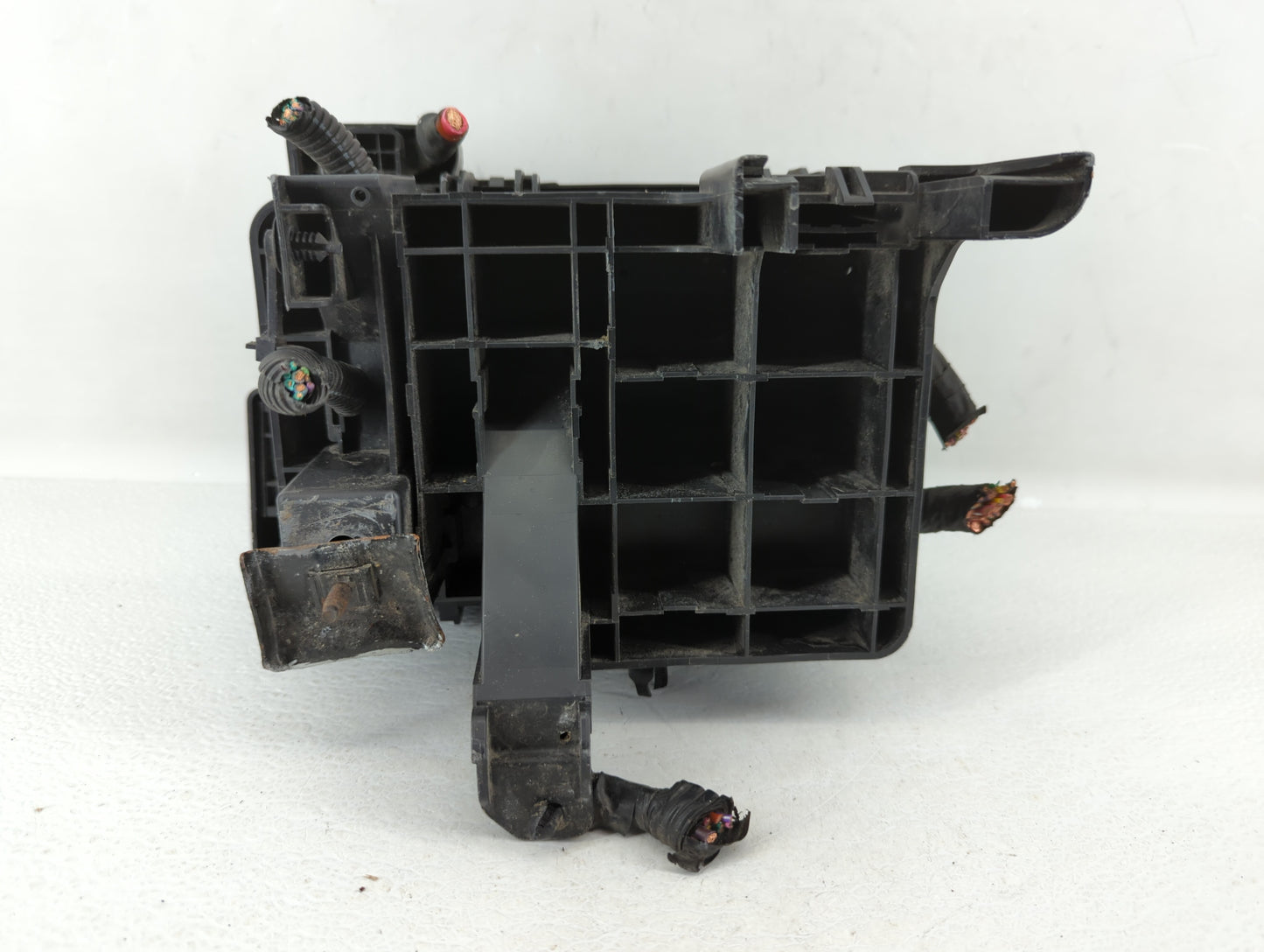 2011 Chevrolet Equinox Fusebox Fuse Box Panel Relay Module P/N:20899629 Fits OEM Used Auto Parts - Oemusedautoparts1.com