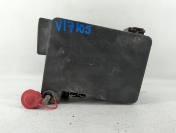2011 Chevrolet Equinox Fusebox Fuse Box Panel Relay Module P/N:20899629 Fits OEM Used Auto Parts - Oemusedautoparts1.com