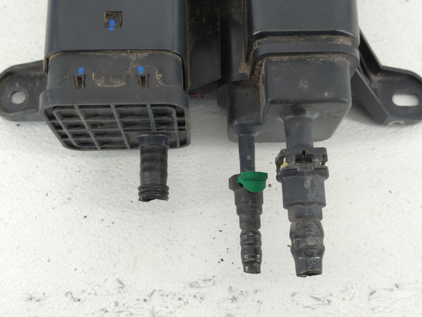 2011 Chevrolet Equinox Fuel Vapor Charcoal Canister - Oemusedautoparts1.com