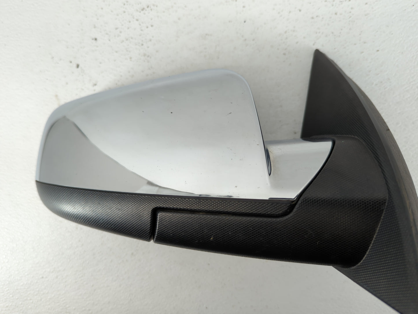 2010-2011 Chevrolet Equinox Passenger Side View Mirror - Right Door Mirror OEM Used - Oemusedautoparts1.com