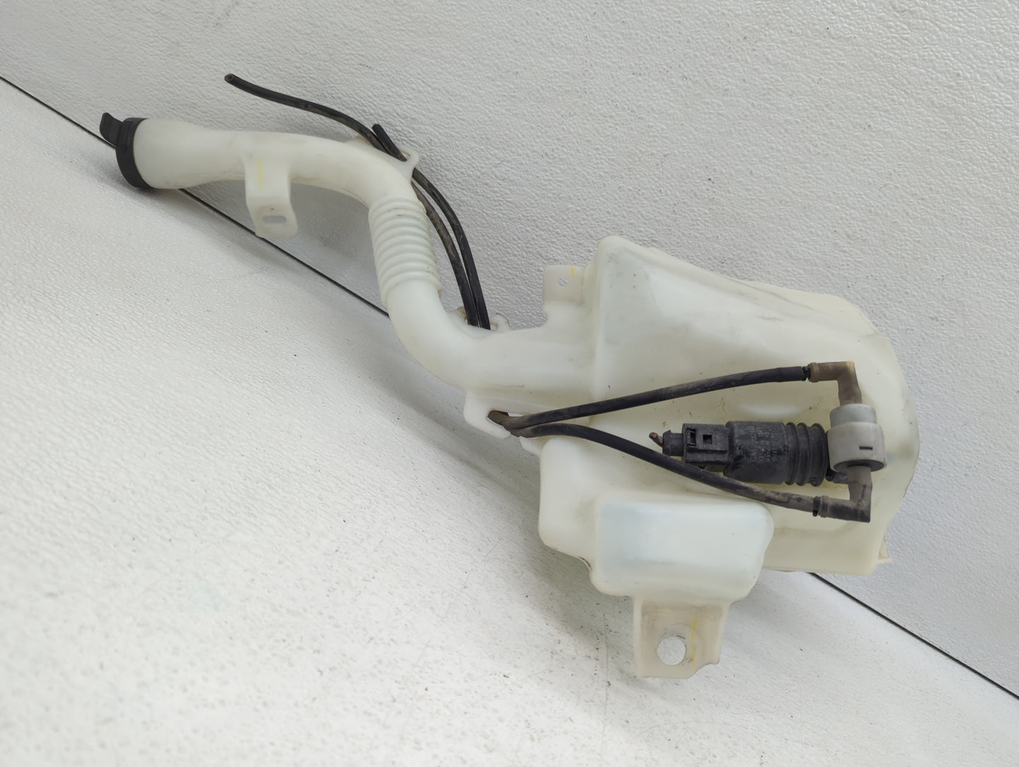 2010 Chevrolet Equinox Radiator Coolant Overflow Expansion Tank Bottle 541286 - Oemusedautoparts1.com