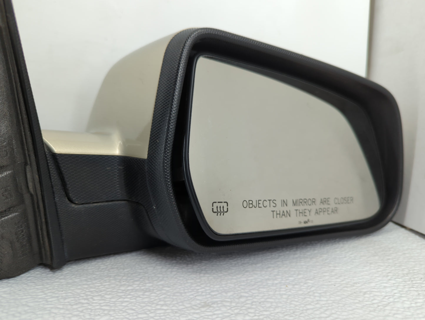 2010-2011 Chevrolet Equinox Passenger Side View Mirror - Right Door Mirror OEM Used - Oemusedautoparts1.com