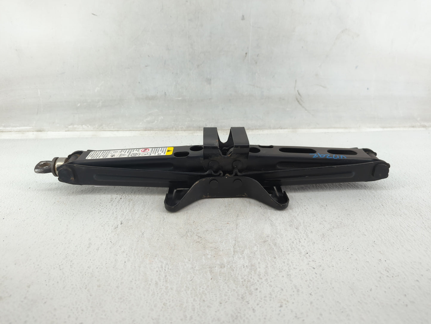 2011 Chevrolet Equinox Spare Scissor Car Jack 548019 - Oemusedautoparts1.com