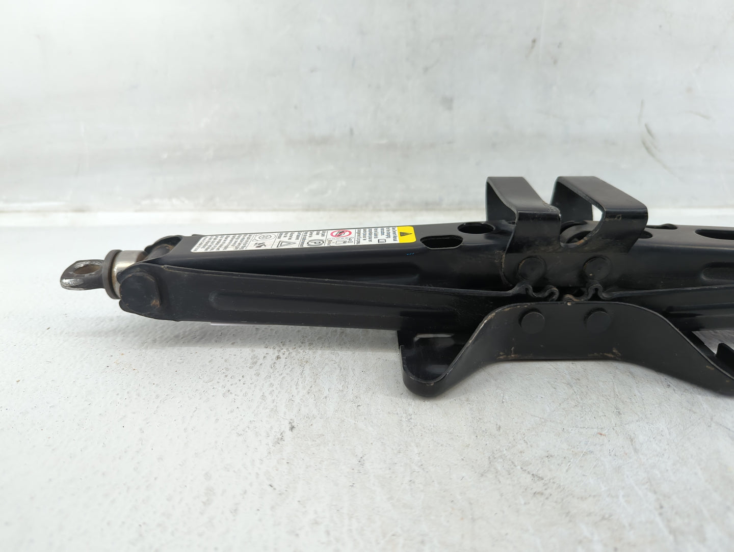 2011 Chevrolet Equinox Spare Scissor Car Jack 548019 - Oemusedautoparts1.com